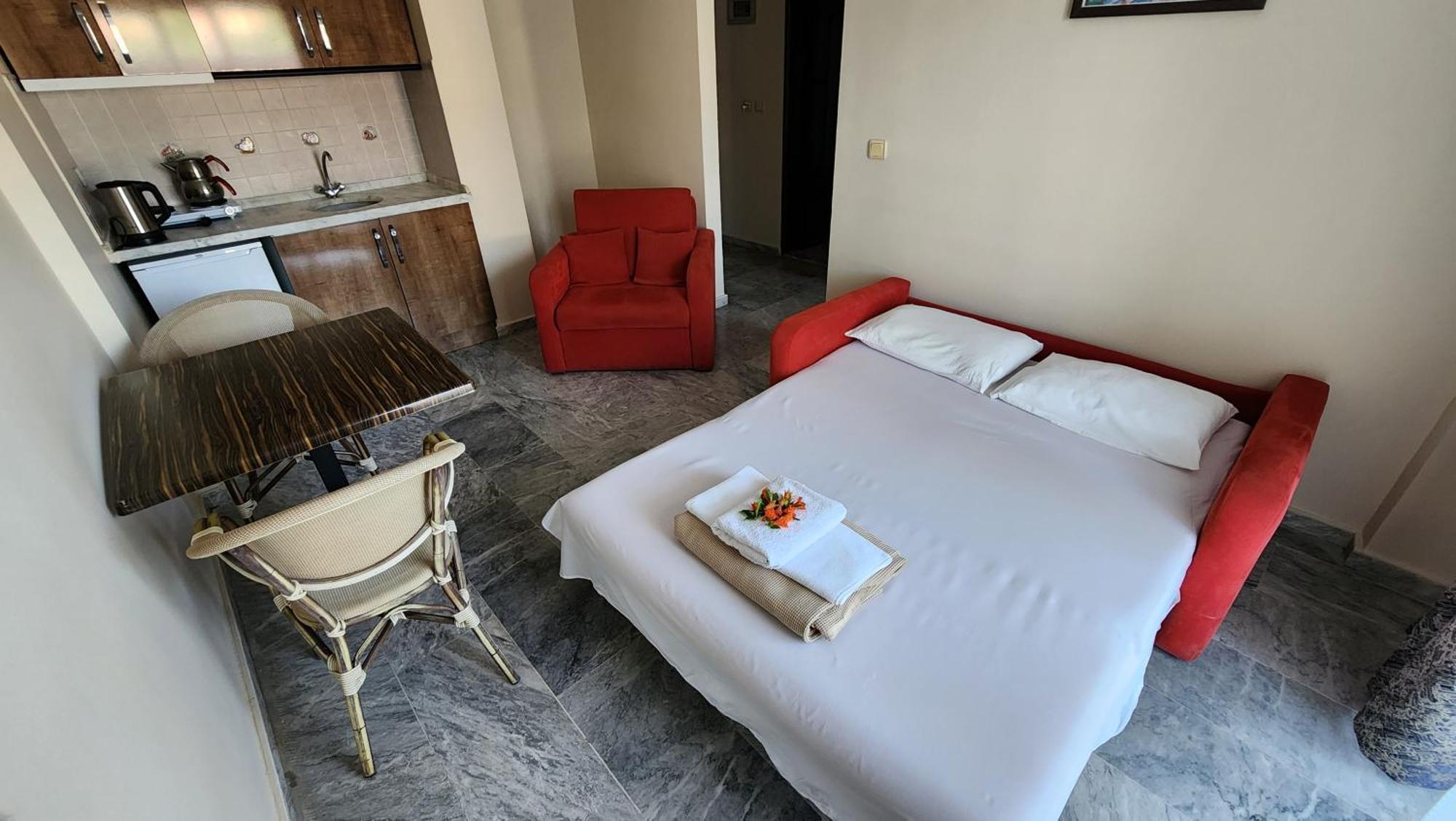 Irem Apart Hotel Мармарис Екстериор снимка
