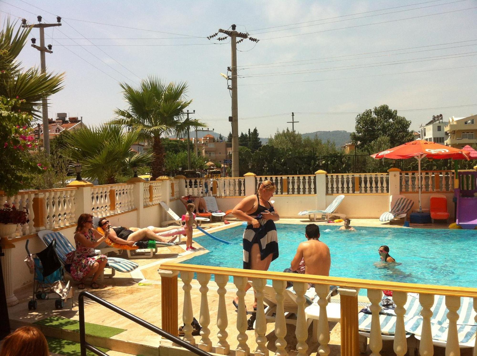Irem Apart Hotel Мармарис Екстериор снимка
