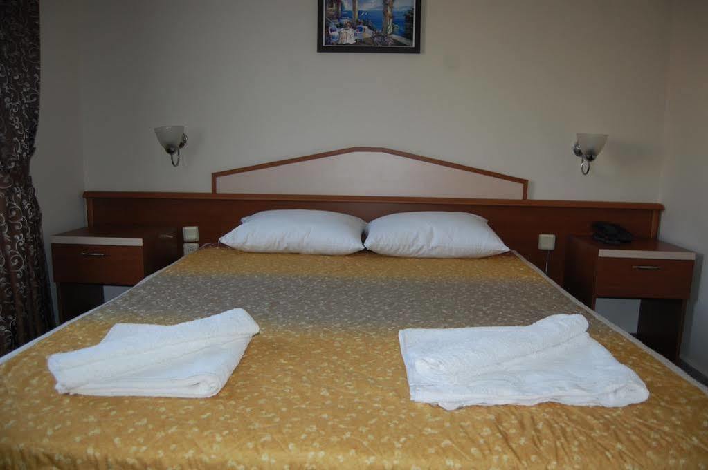 Irem Apart Hotel Мармарис Екстериор снимка